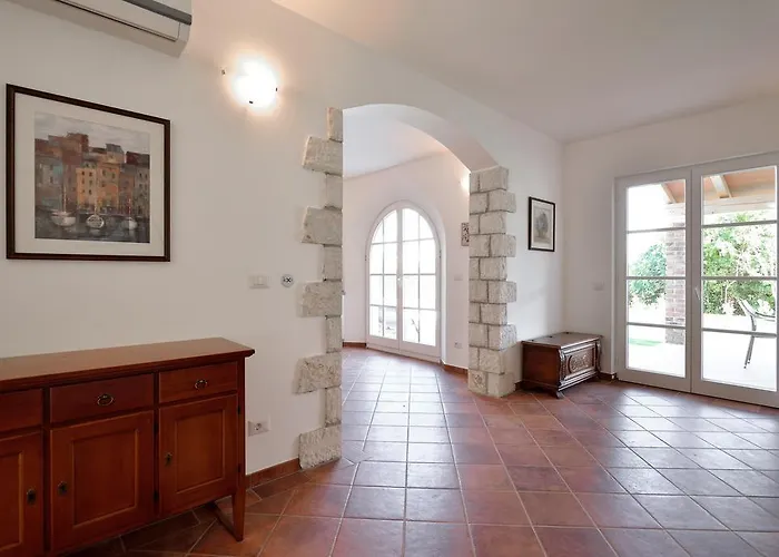 빌라 Pomegrana Tar-Vabriga